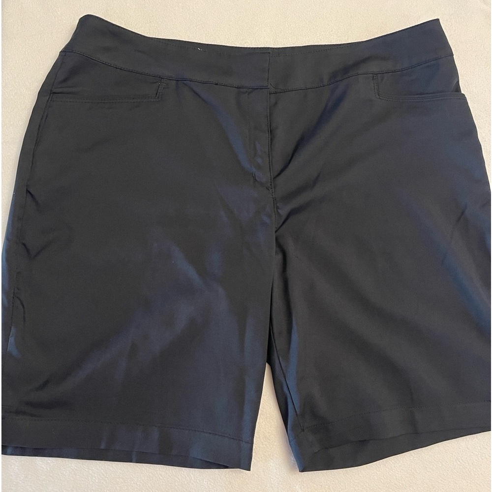 PGA Tour-Ladies golf shorts. Like new. Black ladies golf shorts